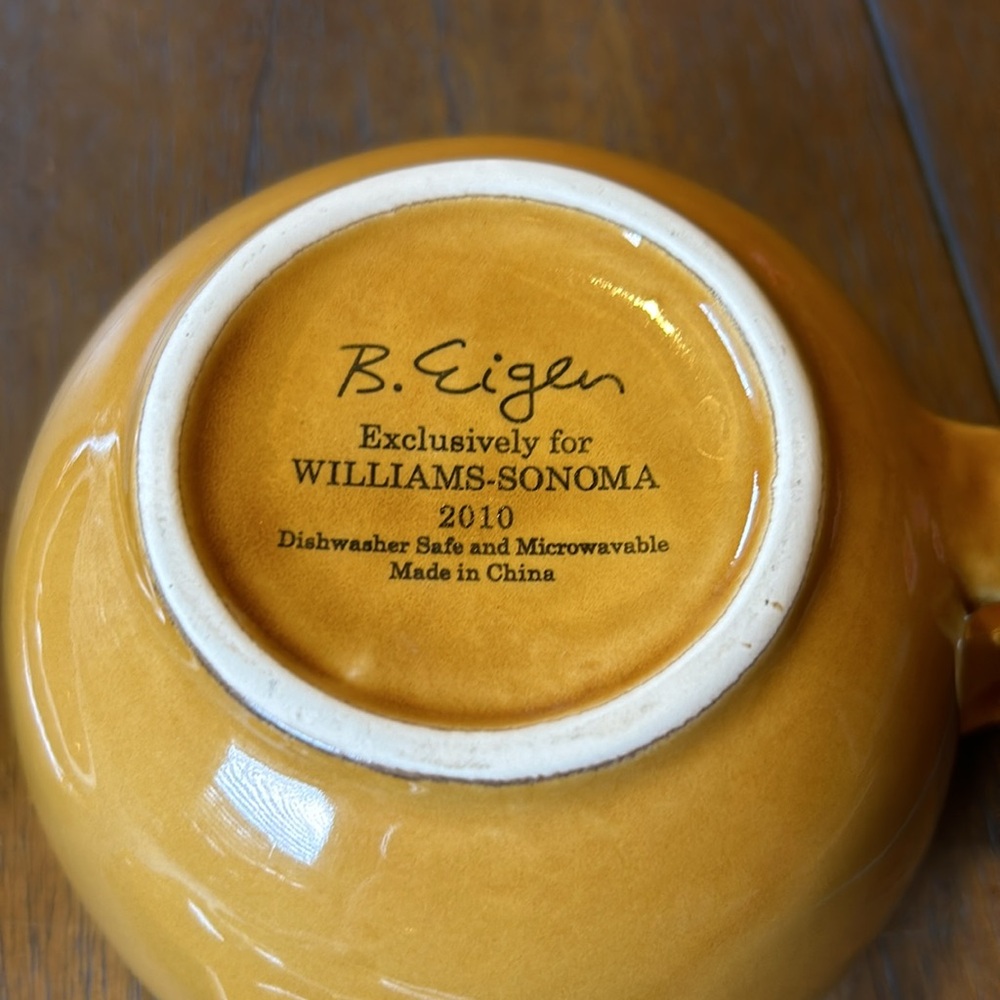B. Eigen Exclusively for Williams-Sonoma Lidded Pumpkin Mug with Leaf Plate - Picture 5 of 10